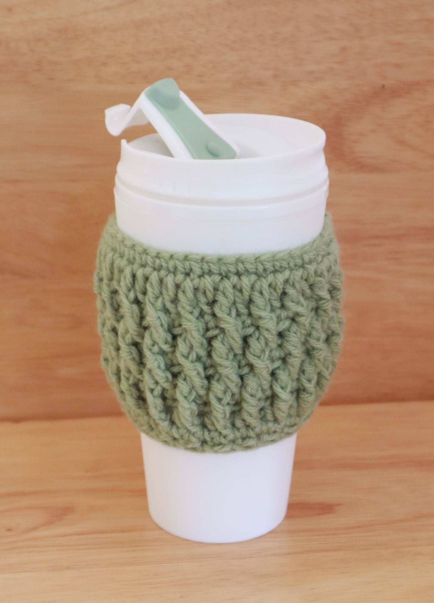 Mug & Cozy - Tumbler - Light Green and White w/ Gray Cozy